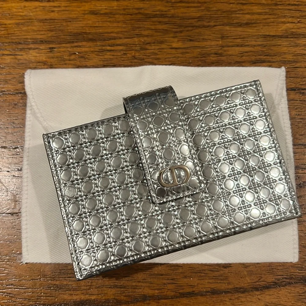 NWT Christian Dior 30 Montaigne Small Calfskin Card Holder in Steel.
